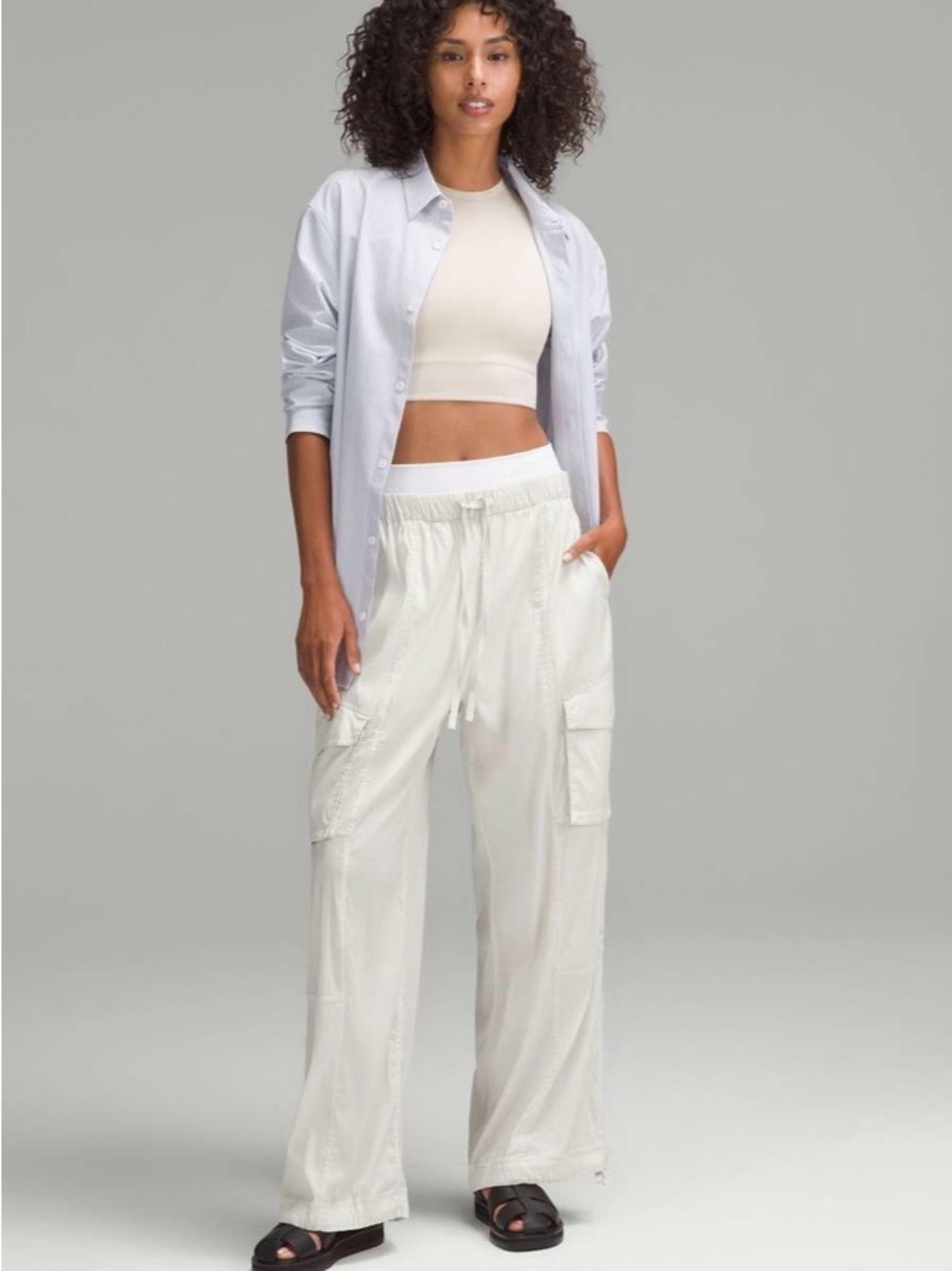 🌺lululemon athletica Bone Lightweight Adjustable Mid-Rise Cargo Pants🌺